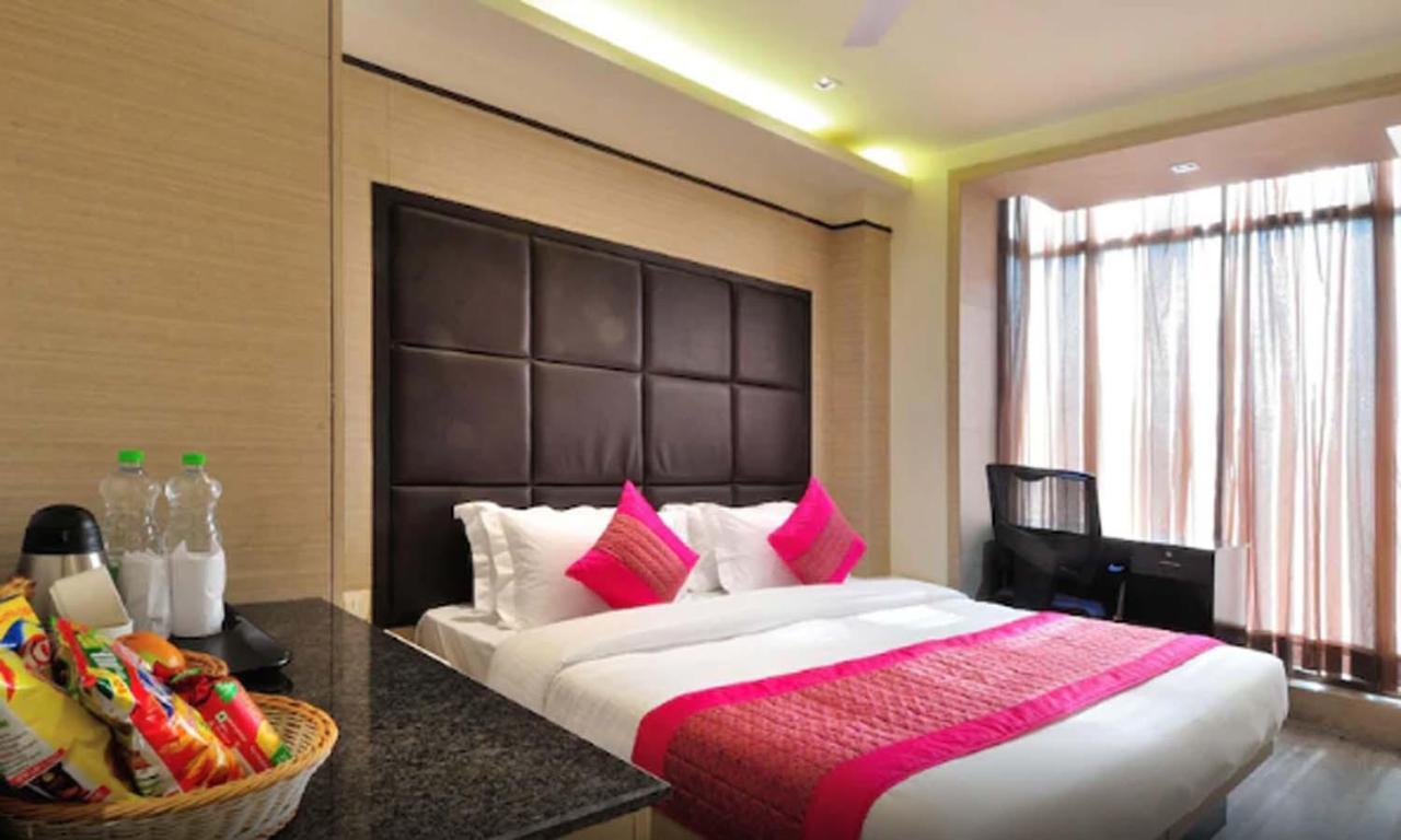 Hotel Royal Grand - Opposite Axis Bank East Patel Nagar New Delhi Eksteriør billede