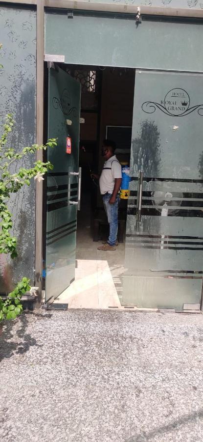 Hotel Royal Grand - Opposite Axis Bank East Patel Nagar New Delhi Eksteriør billede