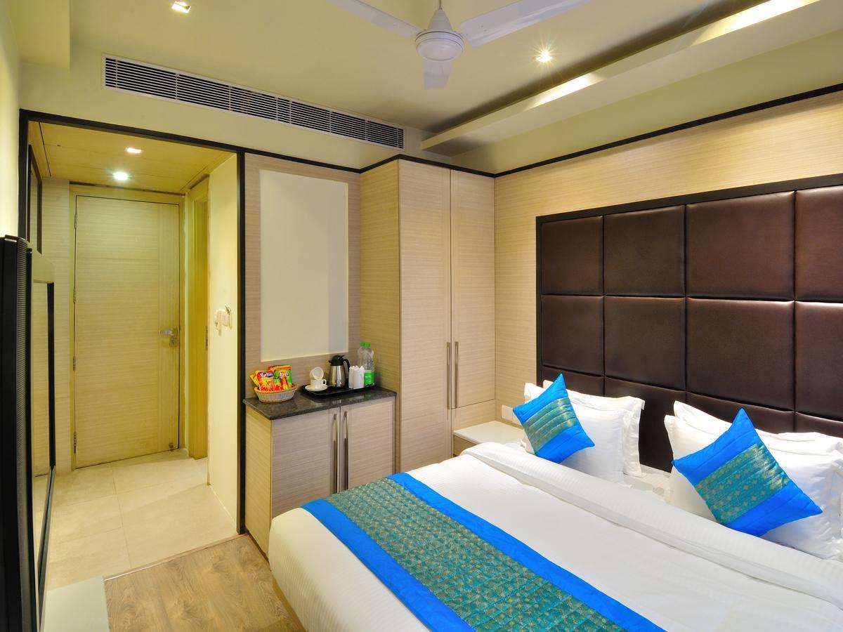 Hotel Royal Grand - Opposite Axis Bank East Patel Nagar New Delhi Eksteriør billede