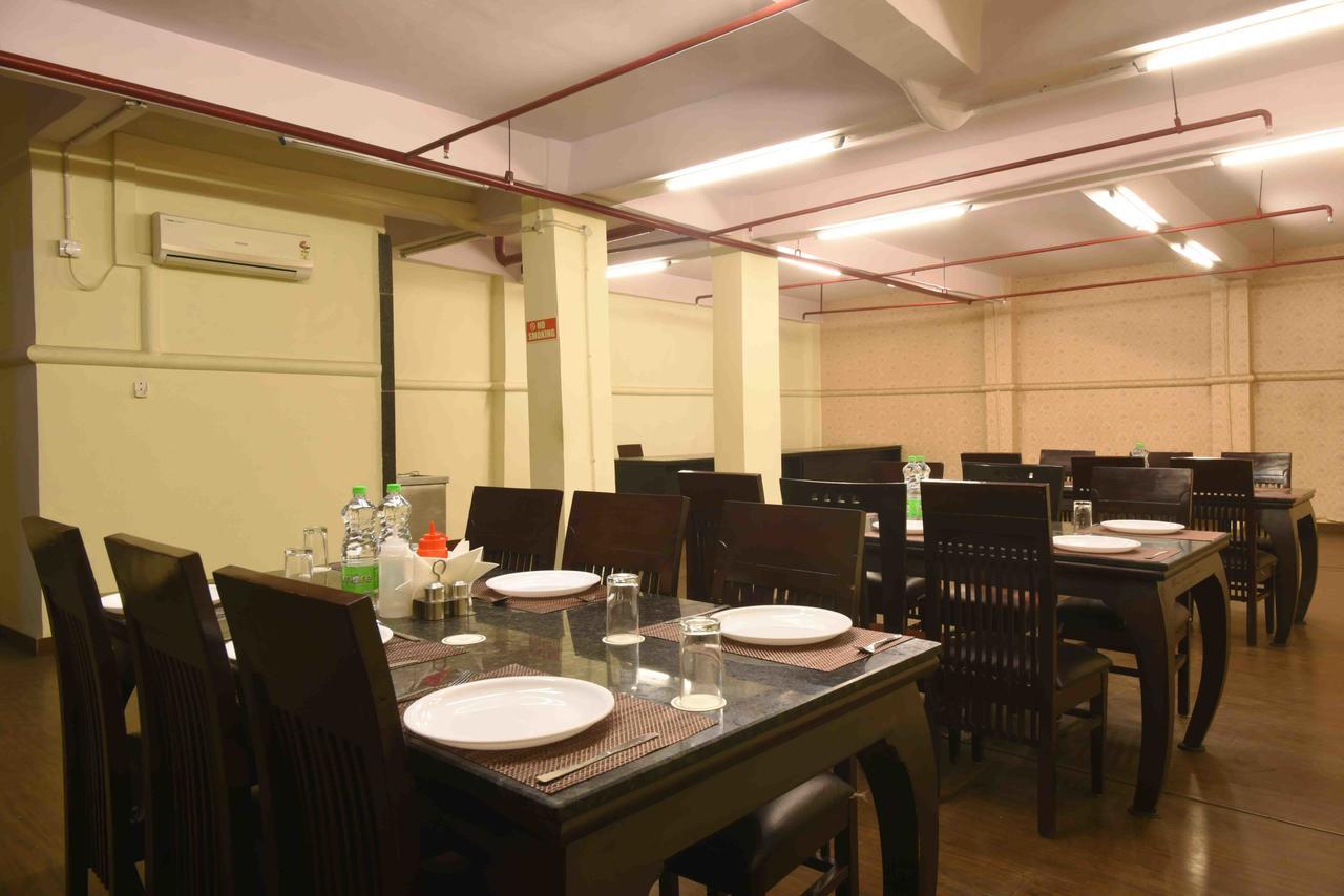 Hotel Royal Grand - Opposite Axis Bank East Patel Nagar New Delhi Eksteriør billede