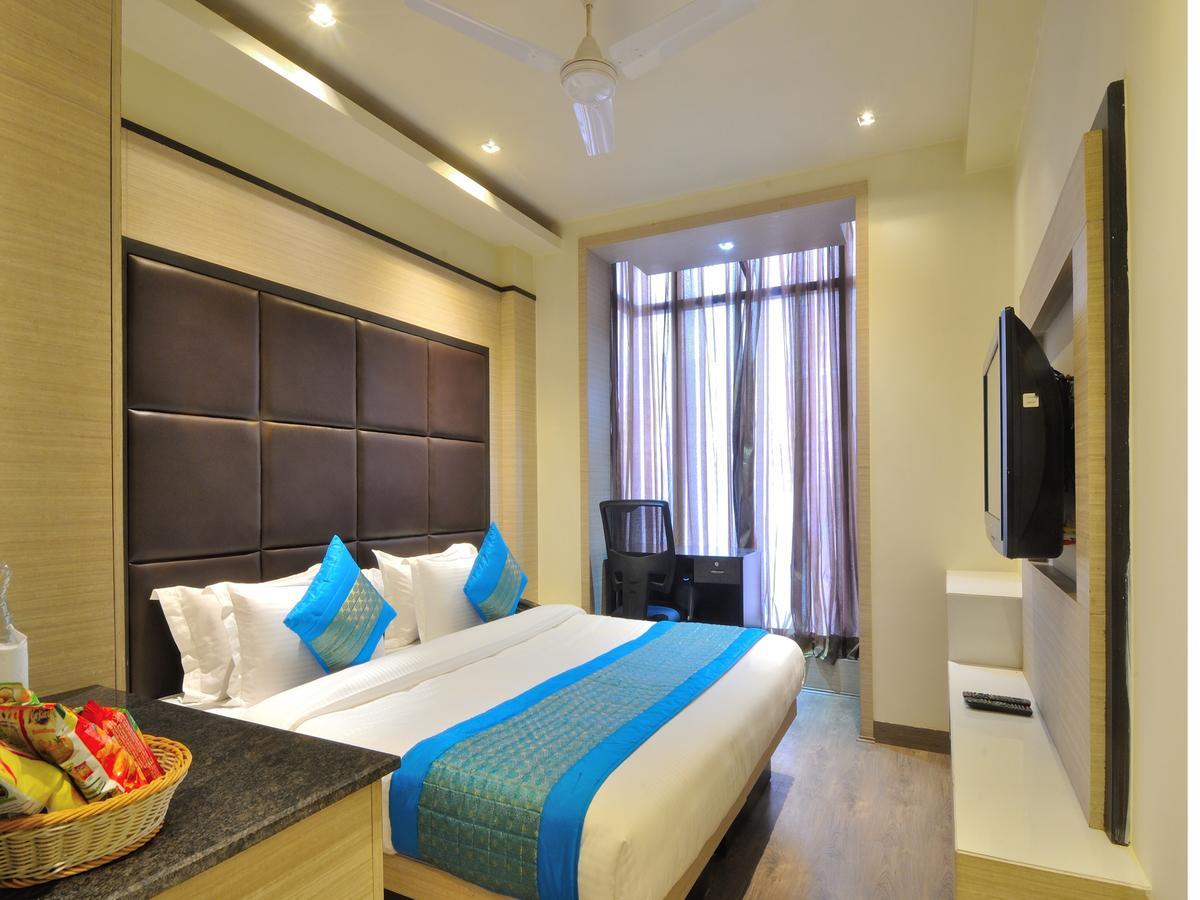 Hotel Royal Grand - Opposite Axis Bank East Patel Nagar New Delhi Eksteriør billede
