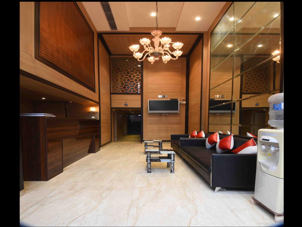 Hotel Royal Grand - Opposite Axis Bank East Patel Nagar New Delhi Eksteriør billede