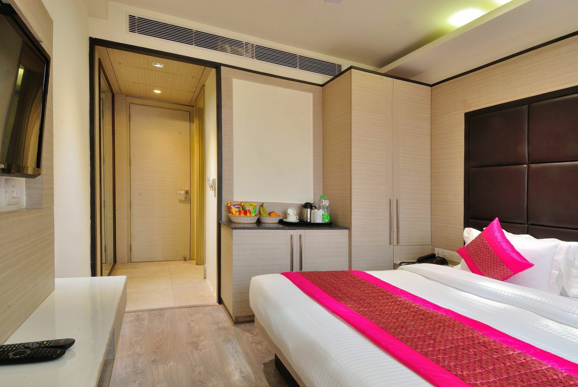 Hotel Royal Grand - Opposite Axis Bank East Patel Nagar New Delhi Eksteriør billede