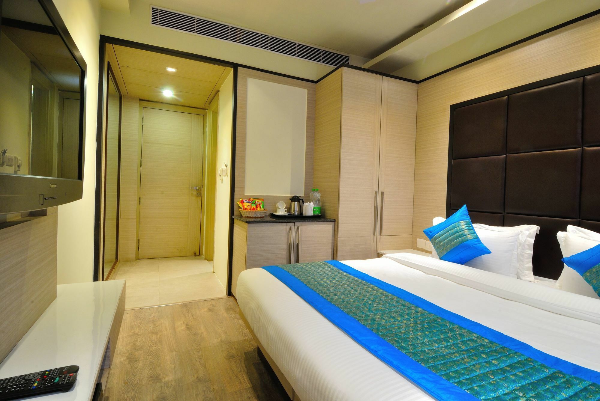 Hotel Royal Grand - Opposite Axis Bank East Patel Nagar New Delhi Eksteriør billede