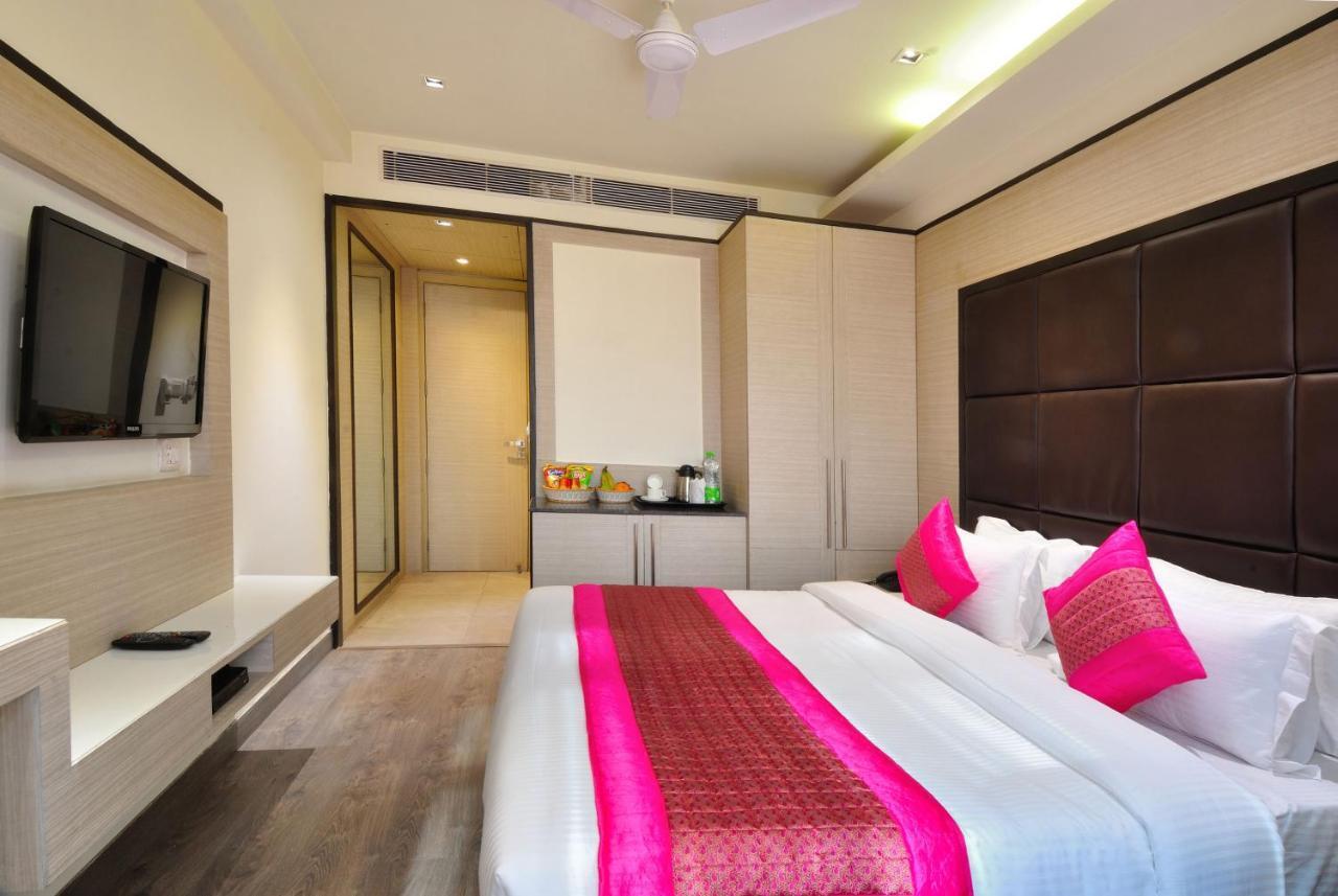 Hotel Royal Grand - Opposite Axis Bank East Patel Nagar New Delhi Eksteriør billede