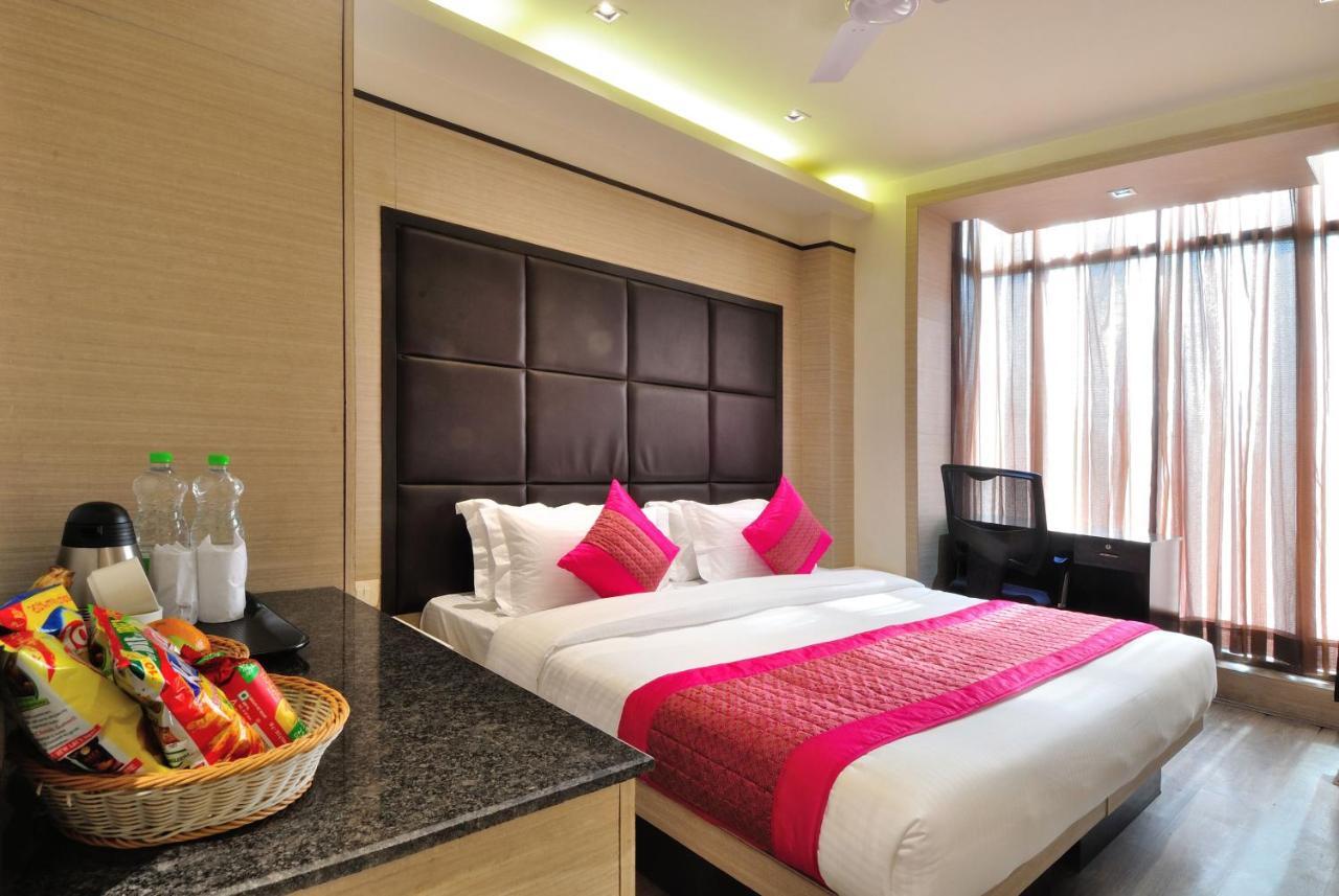 Hotel Royal Grand - Opposite Axis Bank East Patel Nagar New Delhi Eksteriør billede