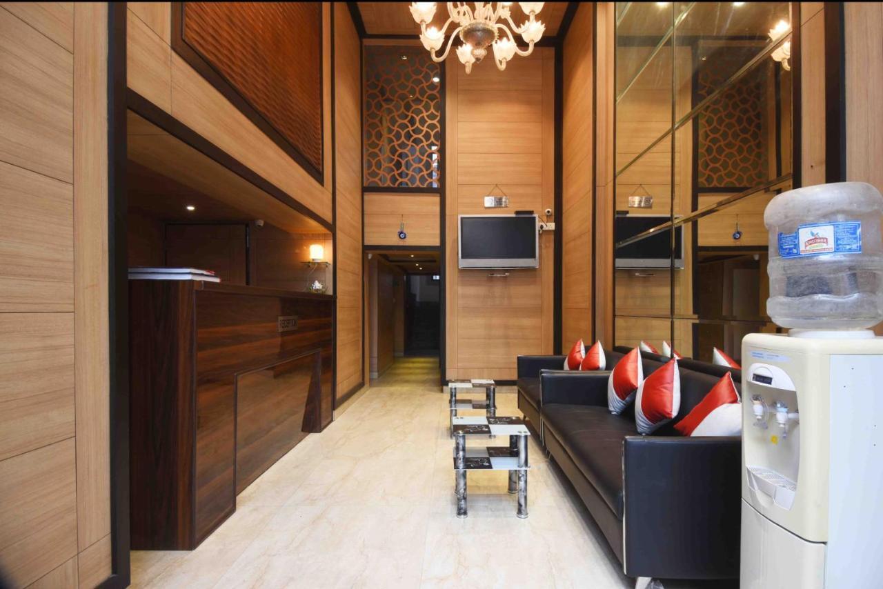Hotel Royal Grand - Opposite Axis Bank East Patel Nagar New Delhi Eksteriør billede