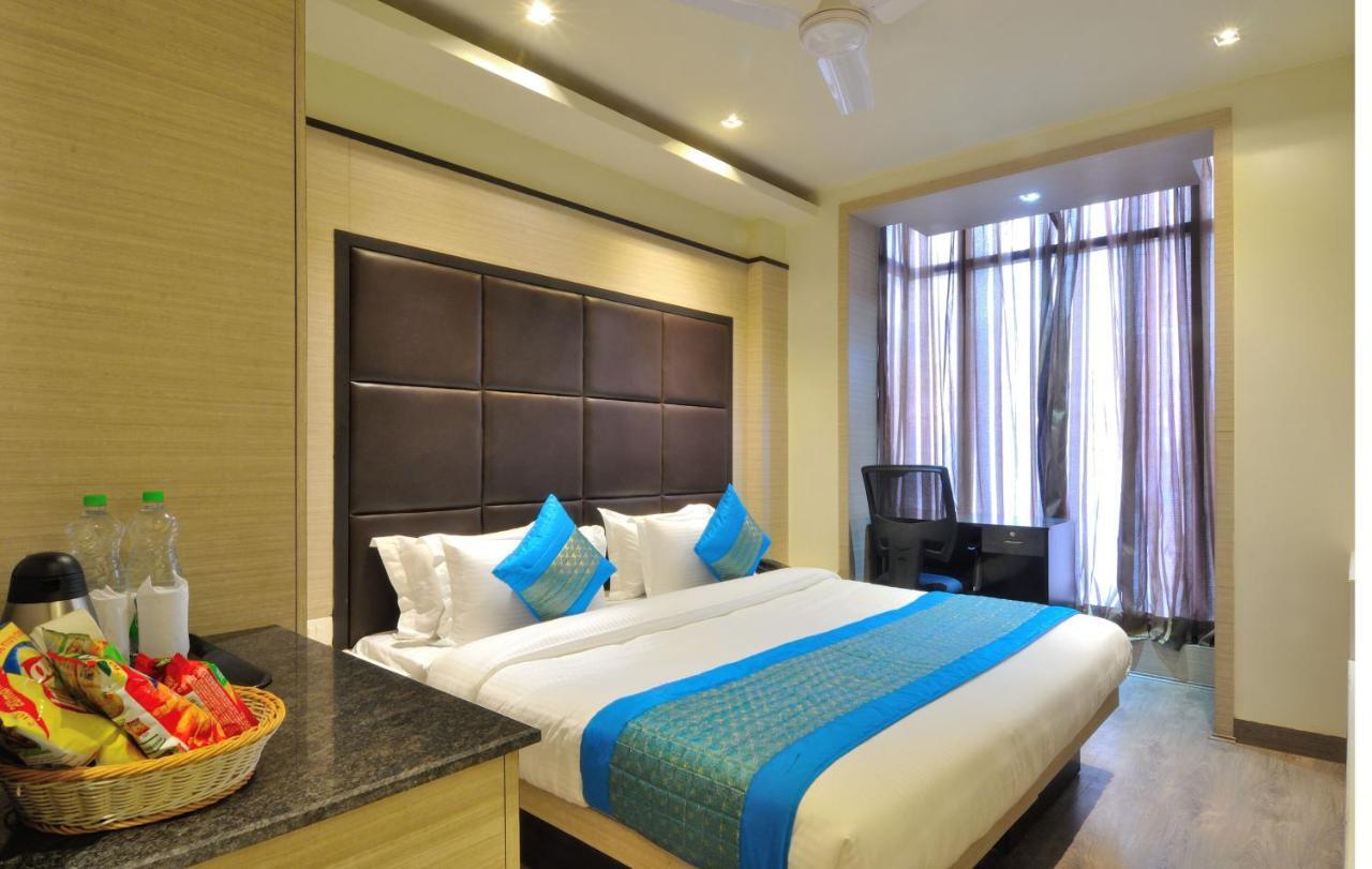 Hotel Royal Grand - Opposite Axis Bank East Patel Nagar New Delhi Eksteriør billede